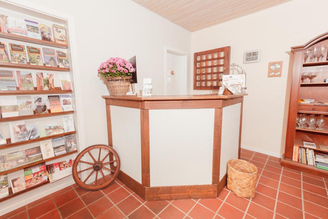 Landhotel Belitz Garni Küsten エクステリア 写真