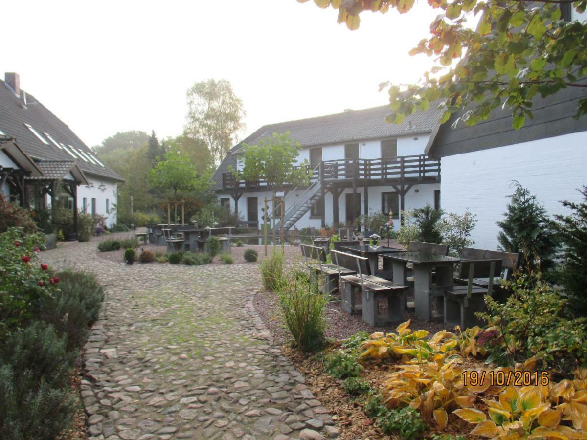 Landhotel Belitz Garni Küsten エクステリア 写真