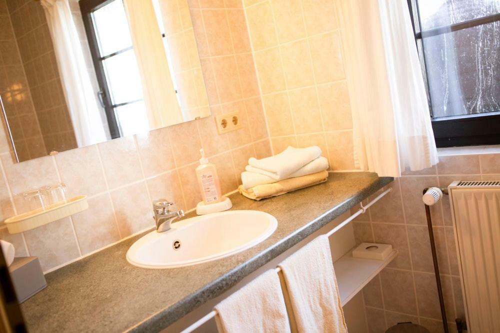 Landhotel Belitz Garni Küsten エクステリア 写真